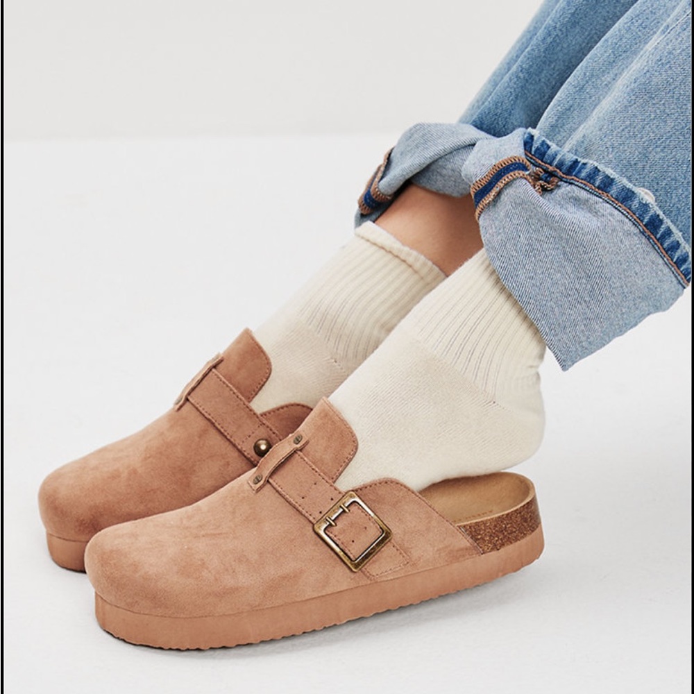 3/25 AE Platform Clogs
